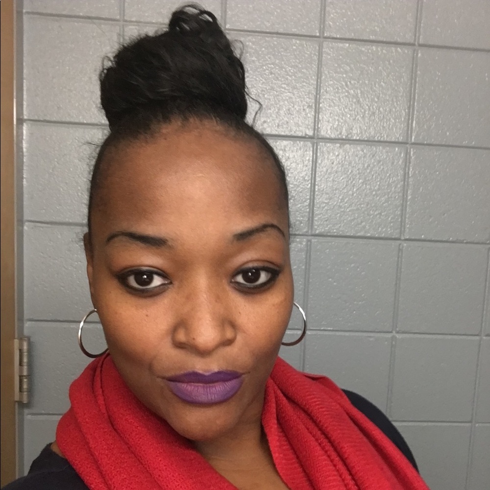 Meet your Posher, Monica